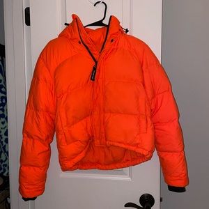 Tna (Aritzia) SUPER PUFF SHORTY jacket XS in neon orange